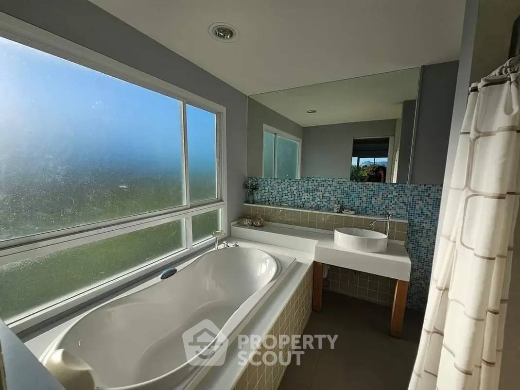 picture 2-BR Condo at The Sea Condominium Phase 3 in Sam Roi Yot (ID 1540421) - 4/22