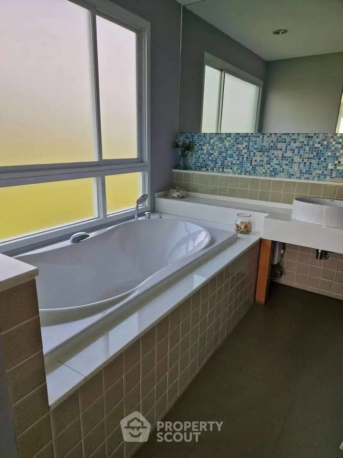 picture 2-BR Condo at The Sea Condominium Phase 3 in Sam Roi Yot (ID 1540421) - 12/22