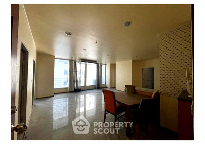 Condos for sale AIA Sathorn Tower : 4-BR Condo at Sathorn House Condominium near BTS Surasak (ID 1947524)