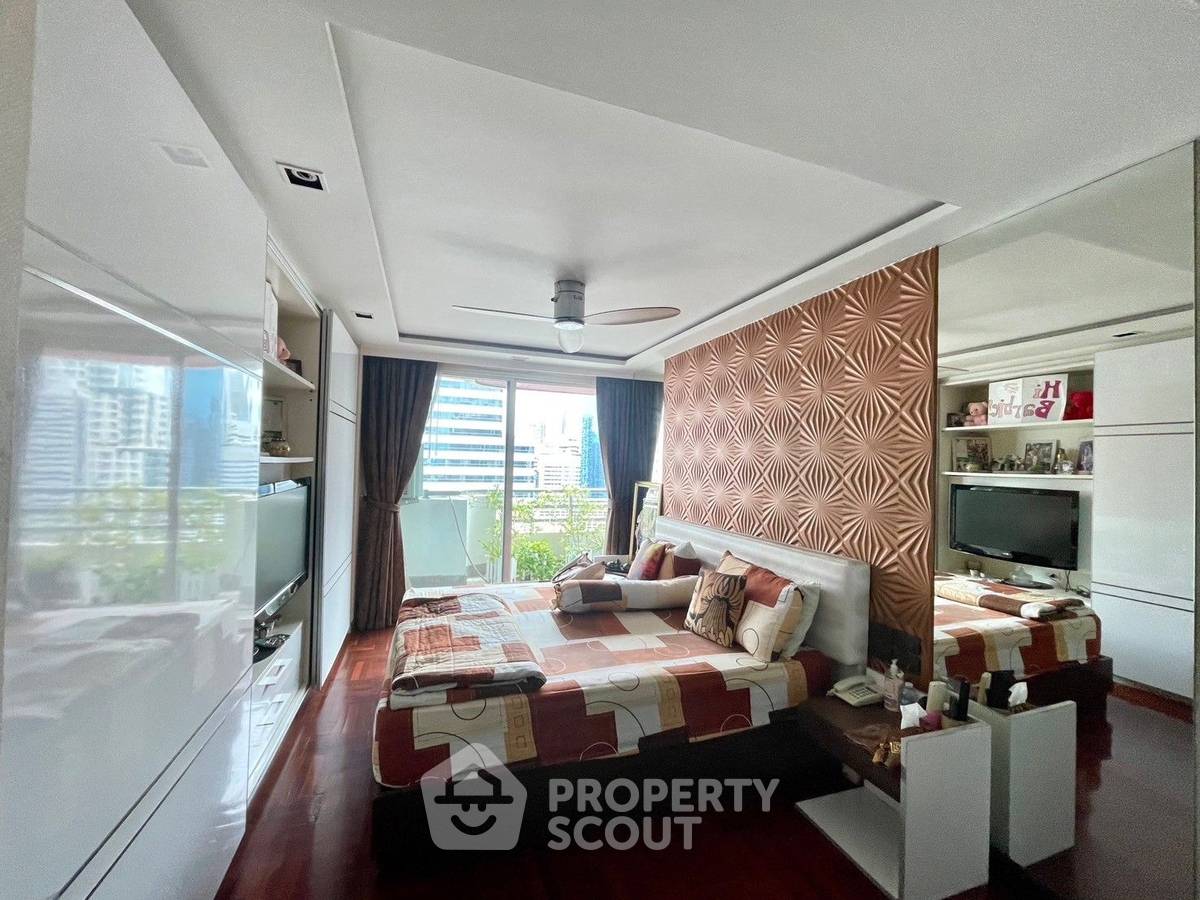 picture 4-BR Condo at Wattana Heights near MRT Sukhumvit (ID 1545873) - 3/9