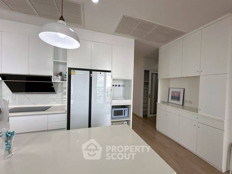 picture 3-BR Condo at Noble Be Sukhumvit 19 near BTS Nana (ID 1885081) - 7/13