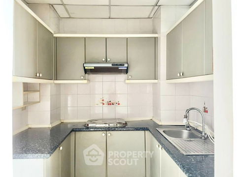 1-BR Condo at Phayathai Plaza near BTS Phaya Thai (ID 1174310)