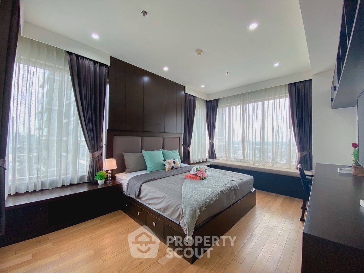 รูป คอนโด 2-ห้องนอน ที่ ดิ เอ็มโพริโอ เพลส ใกล้ BTS พร้อมพงษ์ (ID 2102874) - รูปที่ 1/30