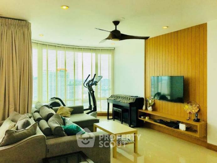 picture 3-BR Condo at Watermark Chaophraya near BTS Krung Thon Buri (ID 1997946) - 1/9