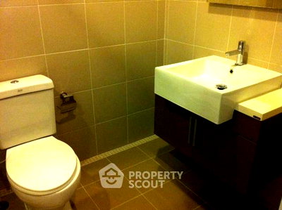 Condos for sale : 1-BR Condo at Hive Sathorn near BTS Krung Thon Buri (ID 510117)