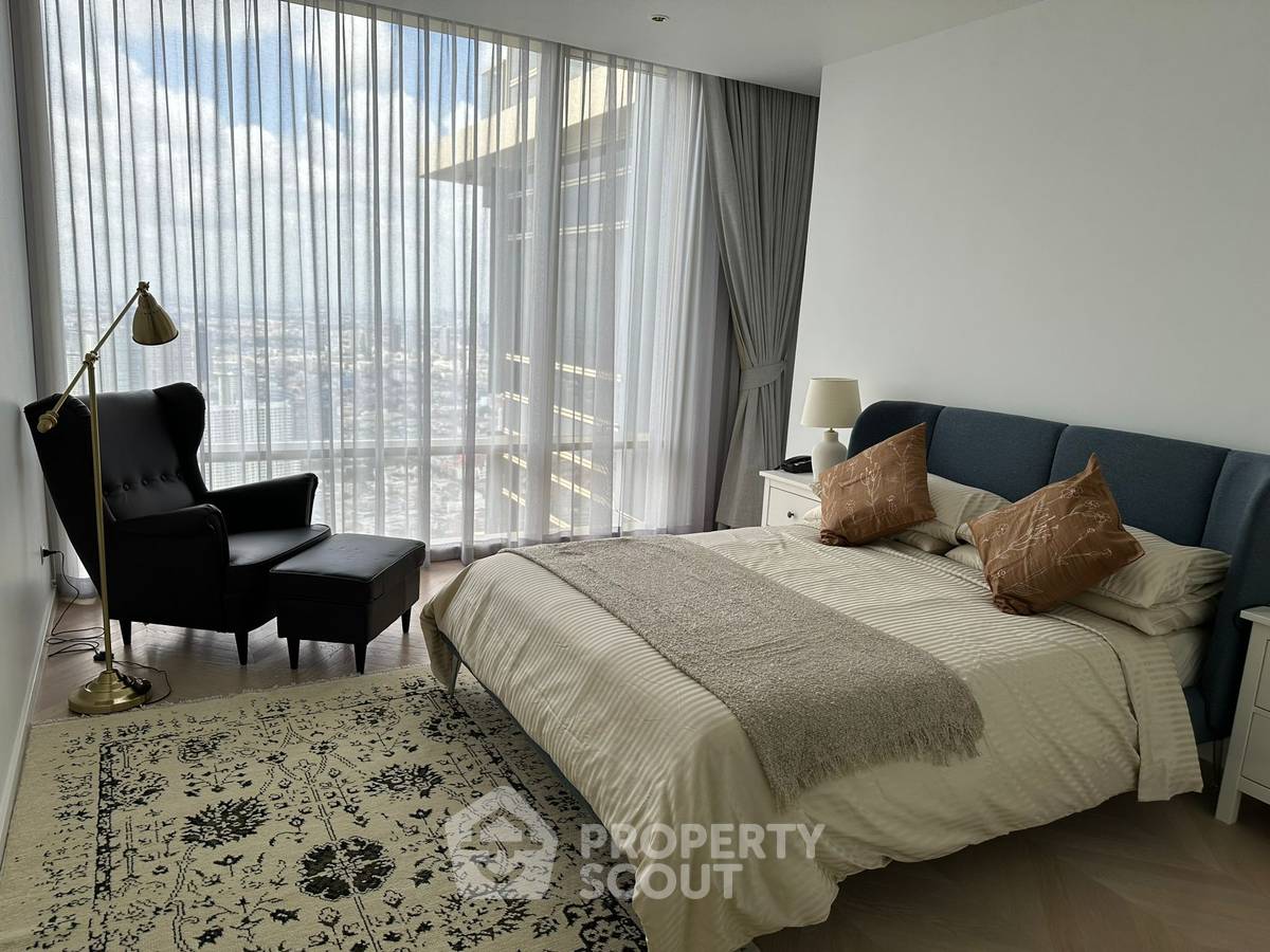 picture 2-BR Condo at Four Seasons Private Residences Bangkok near BTS Saphan Taksin (ID 1466869) - 2/7