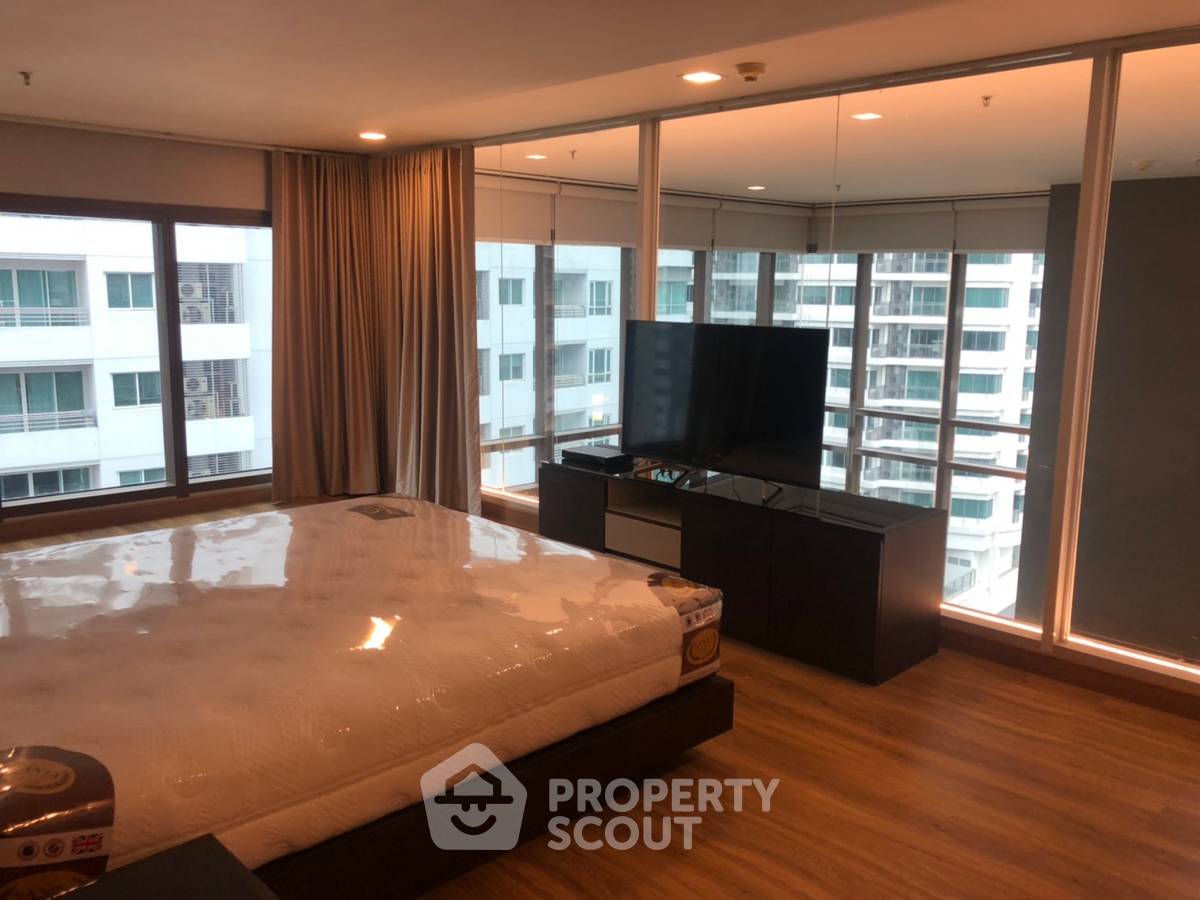 รูป ดูเพล็กซ์ 2-ห้องนอน ที่ ดิ เอ็มโพริโอ เพลส ใกล้ BTS พร้อมพงษ์ (ID 469363) - รูปที่ 14/16