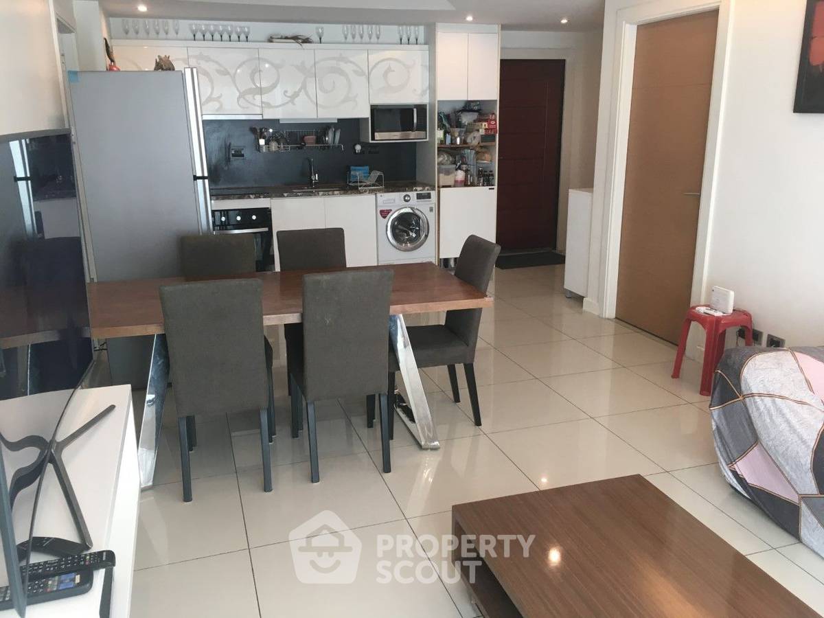 picture 2-BR Condo at Sunset Boulevard Residence close to Phratamnak (ID 2056069) - 2/10