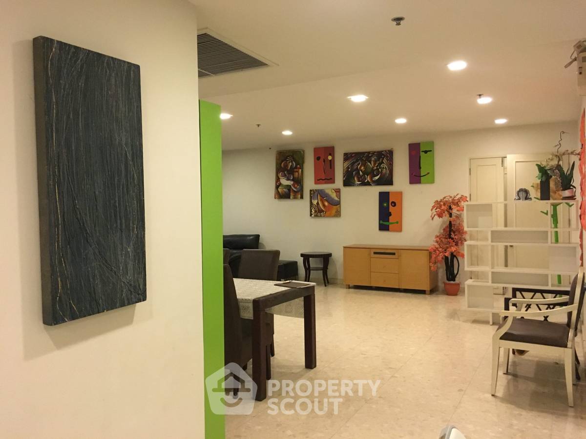 picture 3-BR Condo at Nusasiri Grand Condominium near BTS Ekkamai (ID 514536) - 8/23