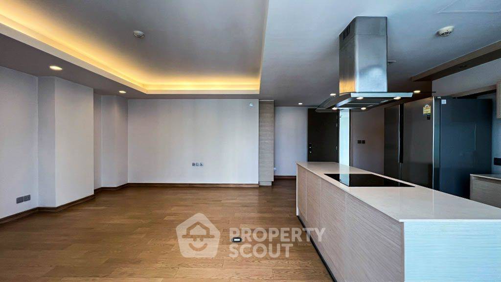 picture 3-BR Condo at Via Botani near BTS Phrom Phong (ID 2092290) - 2/9