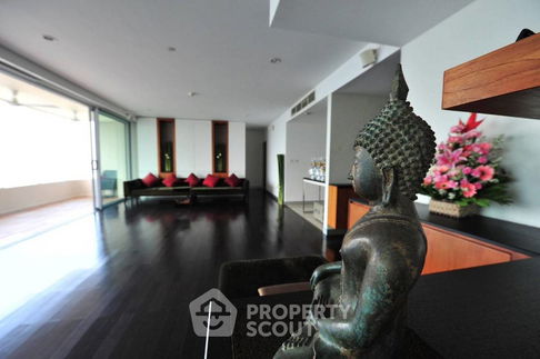 2-BR Condo at Watermark Chaophraya near BTS Krung Thon Buri (ID 1578395)