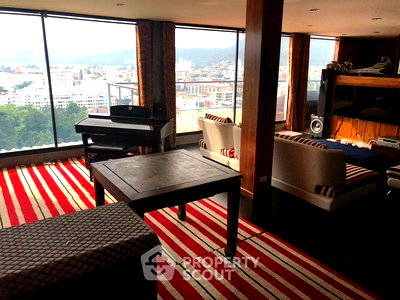 Condos for sale : 2-BR Condo at Patong Harbor View in Pa Tong (ID 1285586)
