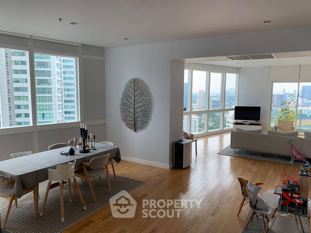 picture 3-BR Condo at Millennium Residence @ Sukhumvit Condominium near BTS Phrom Phong (ID 515324) - 3/16