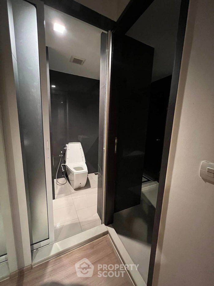 รูป คอนโด 1-ห้องนอน ที่ ริธึ่ม สาทร ใกล้ BTS สะพานตากสิน (ID 1176681) - รูปที่ 2/12