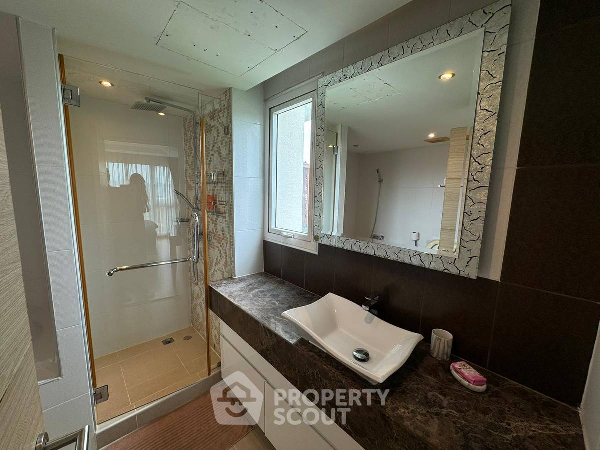 picture 2-BR Condo at Sunset Boulevard Residence 2 close to Phratamnak (ID 2056108) - 17/30