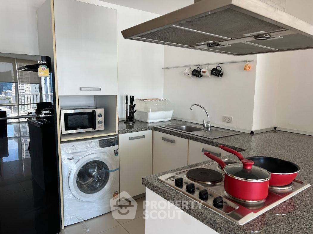 picture 2-BR Condo at Fullerton Sukhumvit near BTS Ekkamai (ID 1521198) - 3/14