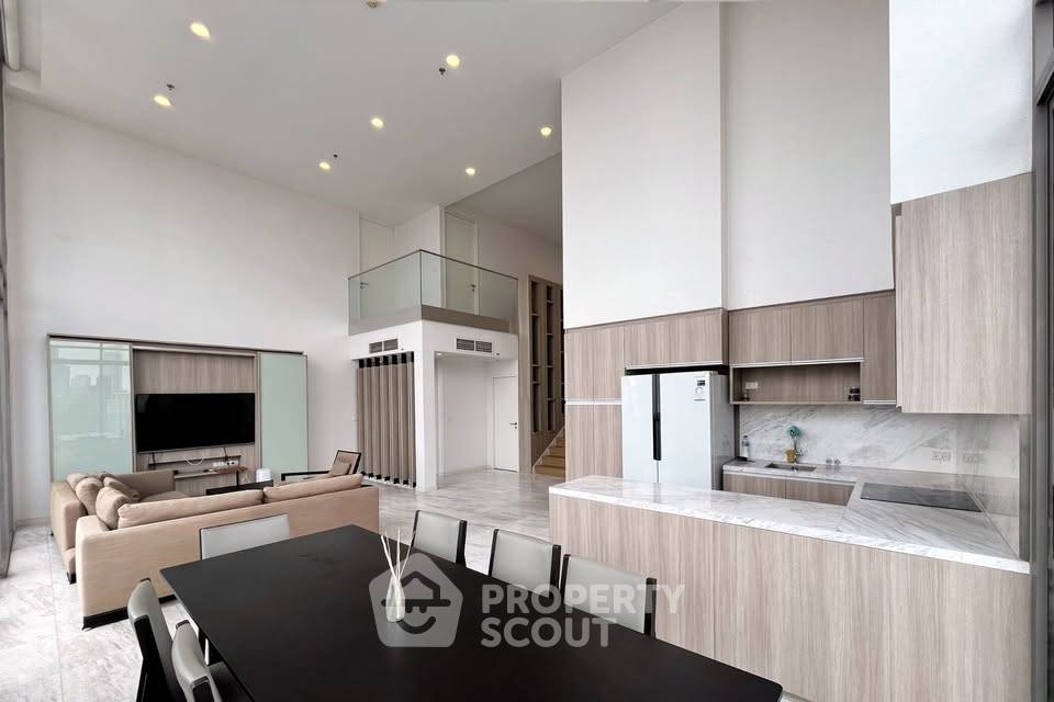 picture 3-BR Condo at Siamese Surawong near MRT Sam Yan (ID 347705) - 3/5