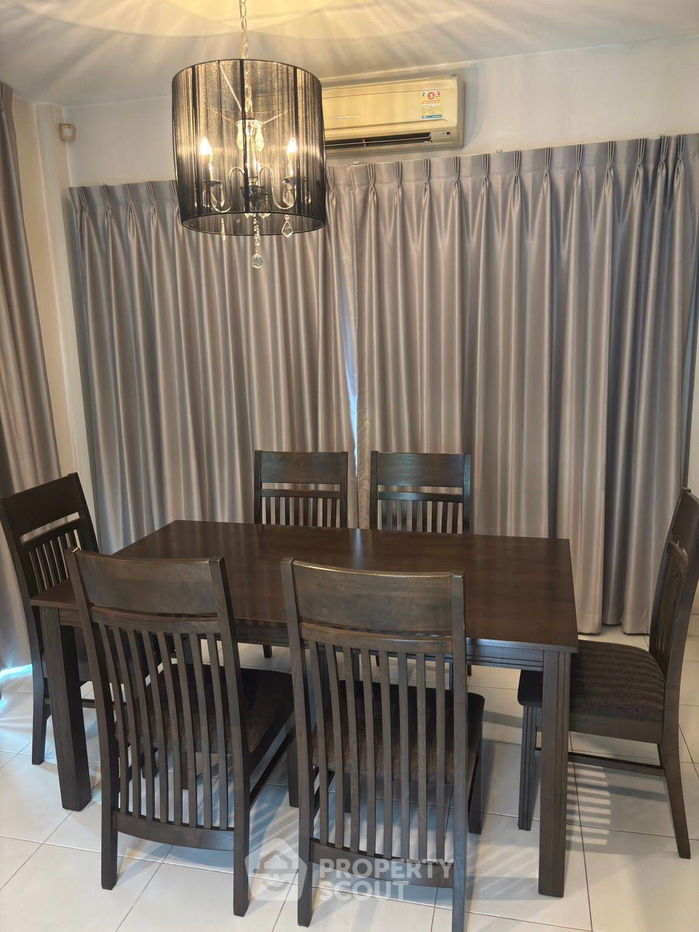 picture 3-BR House at Setthasiri Bangna-Wongwaen in Bang Kaeo (ID 2188558) - 3/10