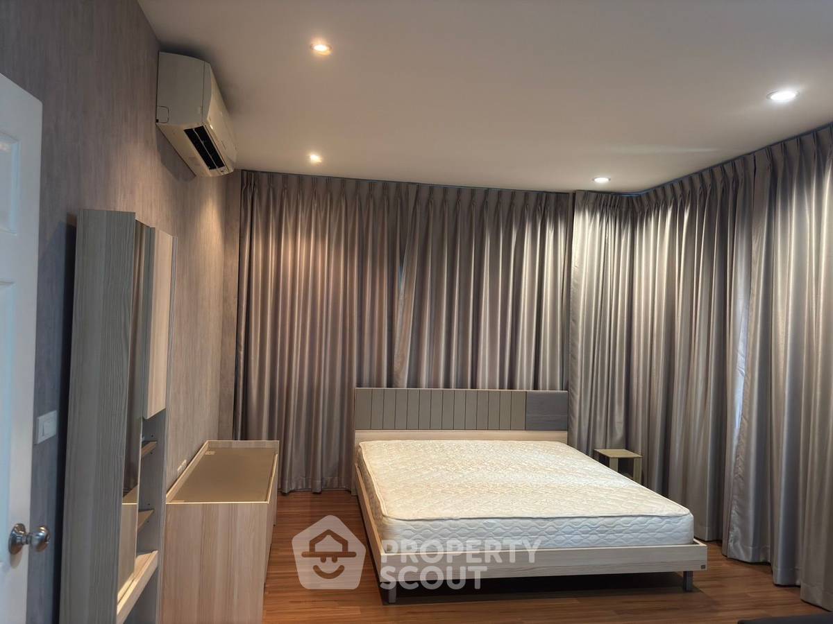 picture 3-BR House at Setthasiri Bangna-Wongwaen in Bang Kaeo (ID 2188558) - 8/10