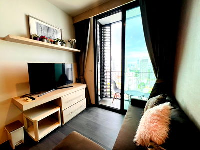 เช่าคอนโด รพ.ตำรวจ : ให้เช่าคอนโดใกล้มศว. เอดจ์ สุขุมวิท23 (Edge Sukhumvit23) ใกล้ BTS อโศก เครื่องใช้ไฟฟ้าครบ 【Line: Yosita828】