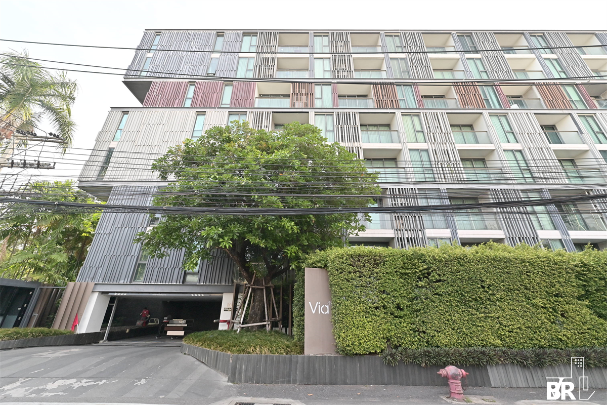 picture Via 49  Luxury Condo in Central City Location - 9/9