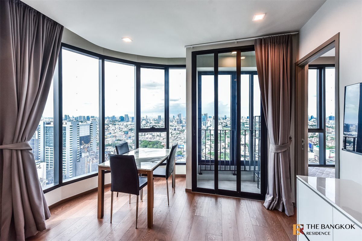 picture The Privilege of Luxury in an Economic Hub Location Ideo Q Victory near BTS Victory Monument - 7/10