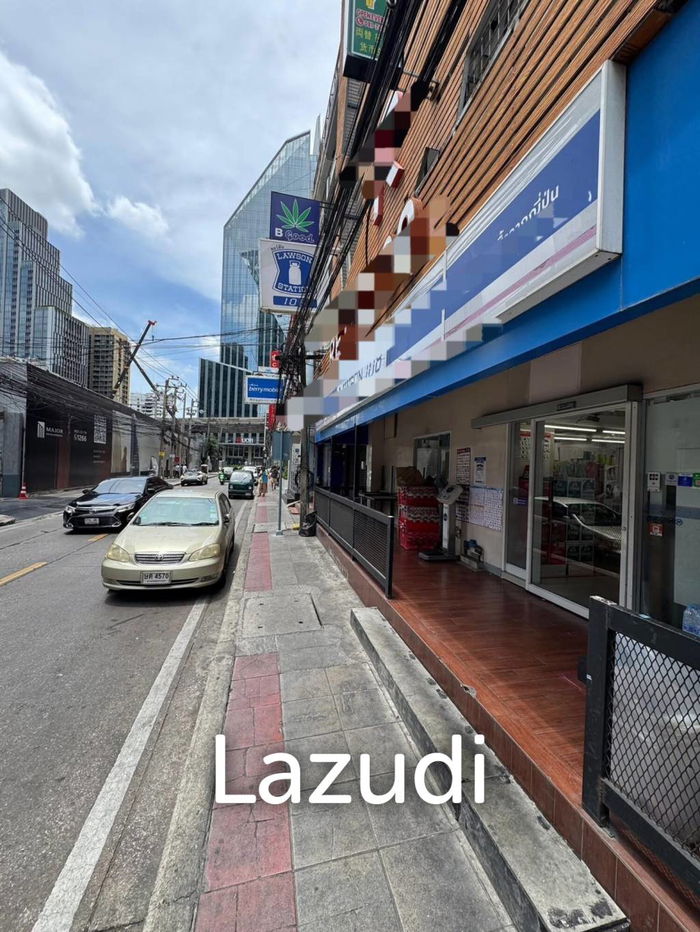 picture 70SQM Main Road Sukhumvit 39 Retail Space 500M from Emquartier - 1/7