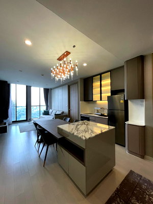 Condos for rent : ♦ Good Deal ♦ B Tower, 35+ Floor, Type B07 | 81.87 sq.m. 2 Beds | Condo skywalk connect to BTS ploenchit and Central Embassy.