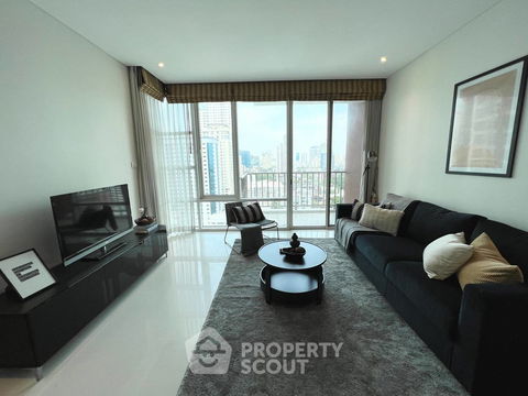 2-BR Condo at Fullerton Sukhumvit near BTS Ekkamai (ID 1581658)