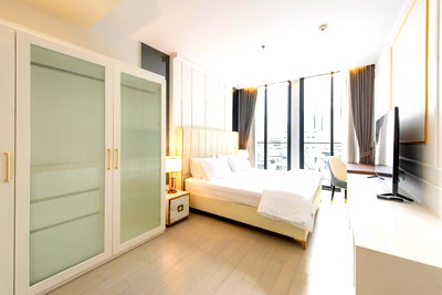 คอนโดให้เช่า : ❖ Luxury style ❖ ชั้น 00+ 58.00 ตร.ม. | 1 ห้องนอน 1 ห้องน้ำ | คอนโดมี Skywalk เชื่อมเข้า BTS เพลินจิต, Central Embassy