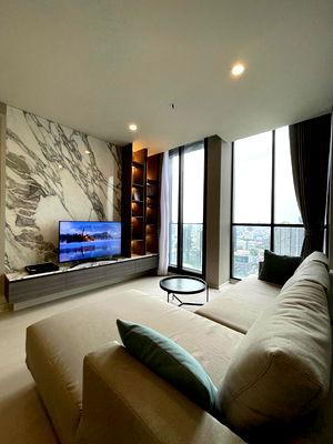 Condos for sale Phloen Chit Road : ♦ Good Deal ♦ B Tower, 35+ Floor, Type B07 | 81.87 sq.m. 2 Beds | Condo skywalk connect to BTS ploenchit and Central Embassy.