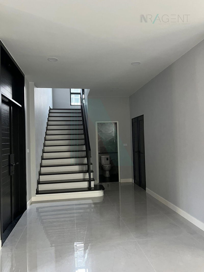 Houses for sale : 🚩 For Sell House THE CITY BANGNA 2 2-story 5 bedroom 6 bathroom