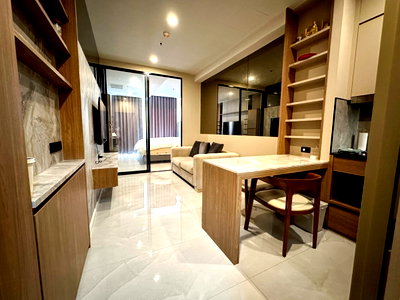 Condos for rent : ● Best Price ● Tower C, 25+ Floor | 1 Bedroom, 45.00 sq.m. | Condo skywalk connect to BTS ploenchit and Central Embassy.