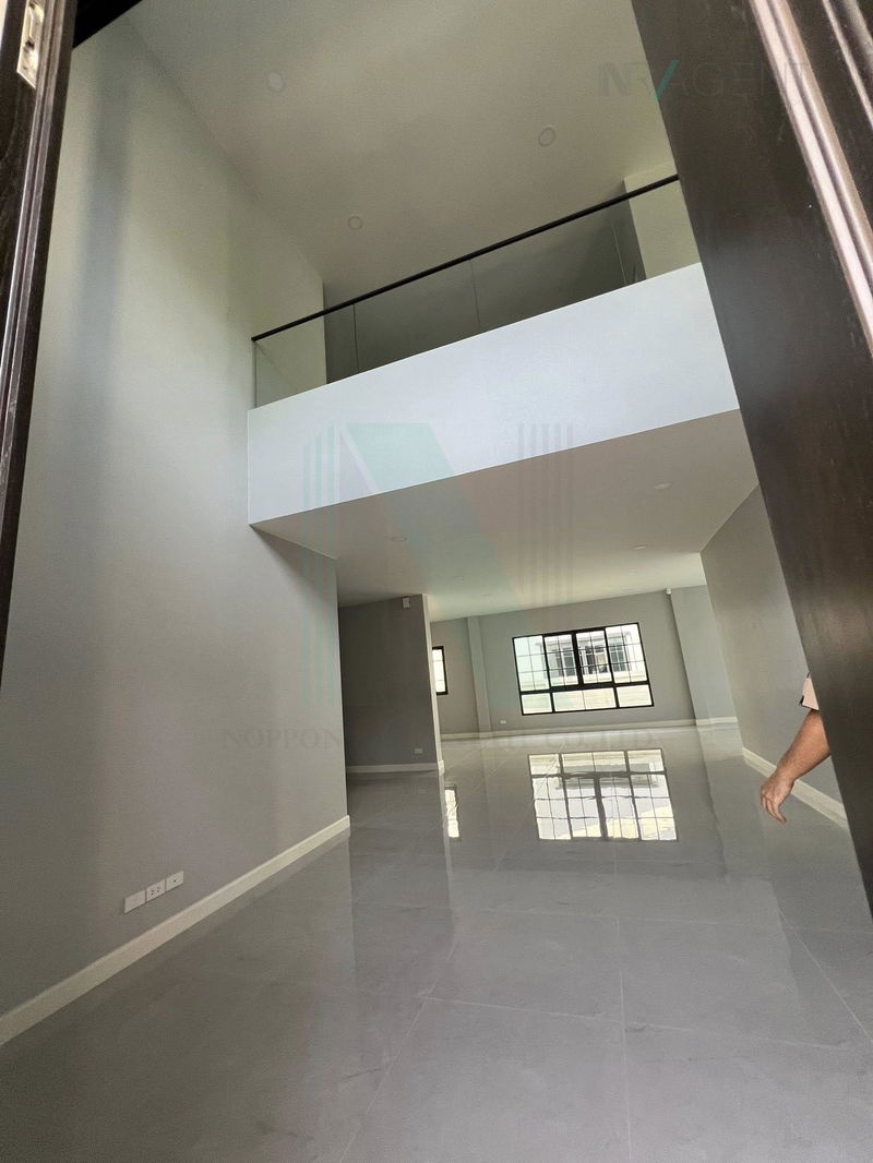 Houses for sale : 🎉 For Sell House THE CITY BANGNA 2 2-story 5 bedroom 6 bathroom