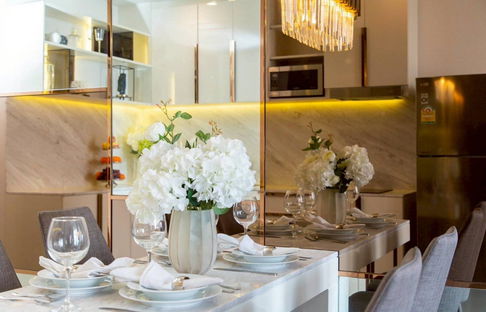 ♔ Modern Luxury Style ♔ Floor 40+, 60.21 sq.m. | 1 bedroom 1 bathroom | Condo with Skywalk connecting the BTS Ploenchit and Central Embassy