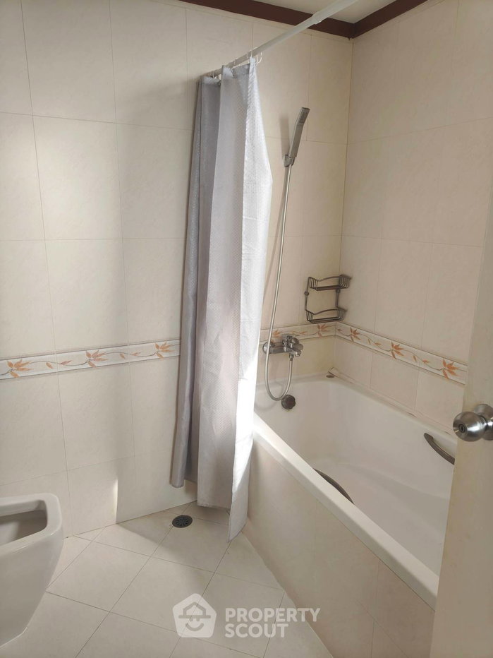 รูป 3 Bedroom Unit with beautiful views at Tai Ping Towers Sukhumvit 63 (ID 1336055) - รูปที่ 14/18