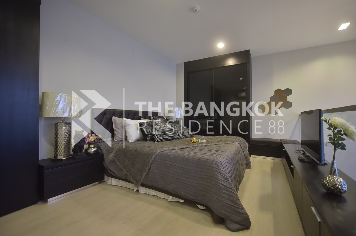picture Luxuriously Elevated Unit RHYTHM Sukhumvit 44/1 near BTS Phra Khanong - 8/10