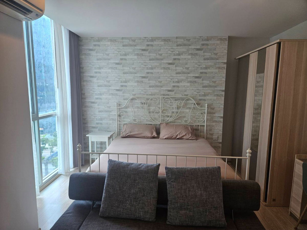picture Noble Revolve Ratchada two bedroom two bath - 5/13