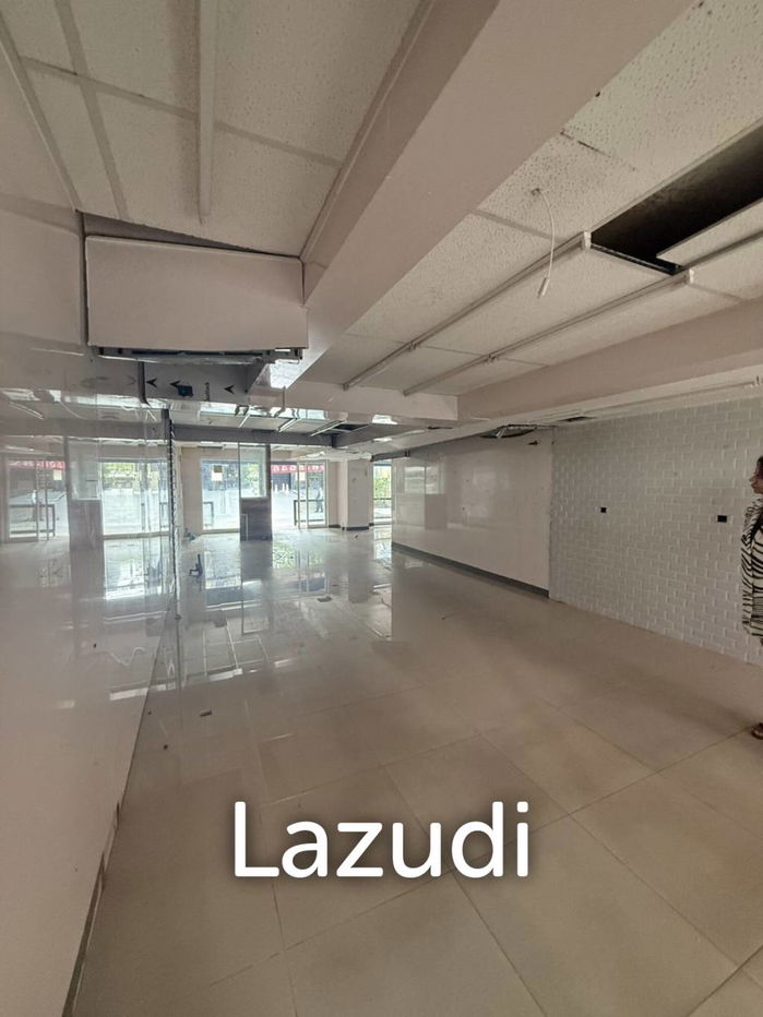 picture 70SQM Main Road Sukhumvit 39 Retail Space 500M from Emquartier - 2/7