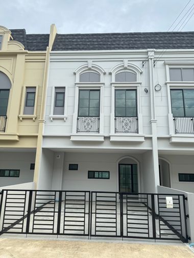 2-storey townhome for sale near Sukhumvit, Siri Place Pattanakarn, Unit 207/154, facing north 🏡