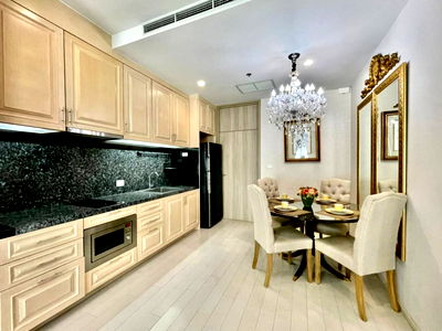 Condos for sale Phloen Chit Road : ♦ Nice Decoration ♦ C Tower, 10+ Floor, Type B09 | 80.12 sq.m. 2 Beds | Condo skywalk connect to BTS ploenchit and Central Embassy.