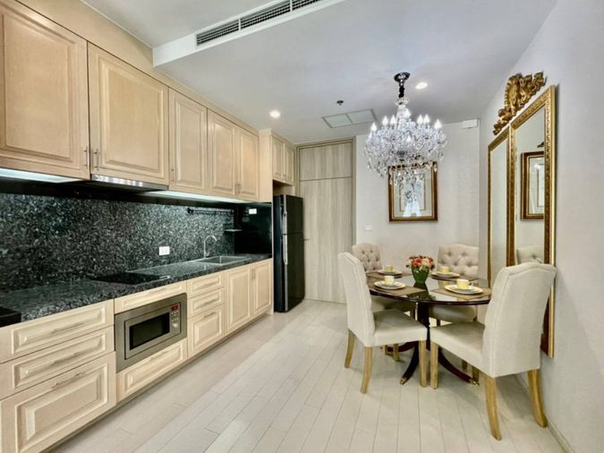 ♦ Nice Decoration ♦ ตึก C ชั้น 10+ Type B09| 80.12 ตร.ม. 2 ห้องนอน | คอนโดมี Skywalk เชื่อมเข้า BTS เพลินจิต, Central Embassy