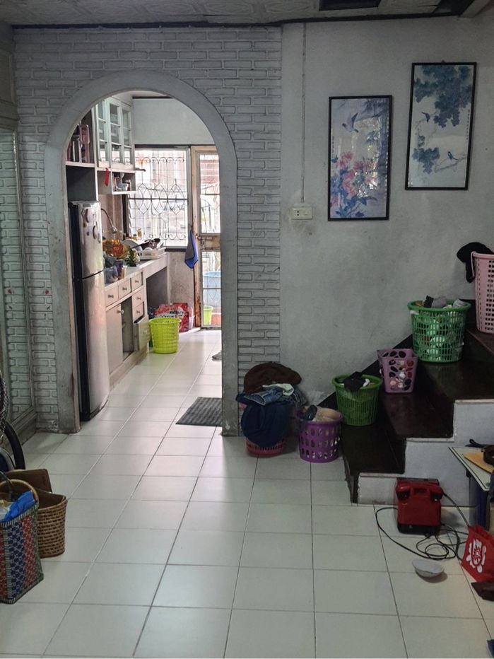 picture Home for sell at center of Bangkok . Near bts stations easy. - 3/9