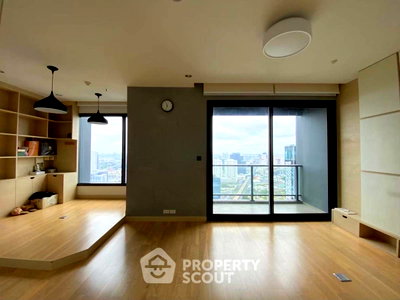 Condos for sale : Pet-Friendly 1-BR 60 Sqm, 41st-Floor M Ladprao, 50m to BTS Ha Yaek Lat Phrao (ID 2014439)