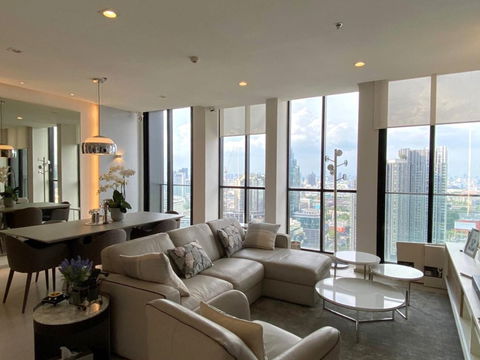 ♦ Combine room ♦ Tower C, 30+ Floor, Type A04+A05 | 2 Bedrooms, 120.26 sq.m. | Condo skywalk connect to BTS ploenchit and Central Embassy.
