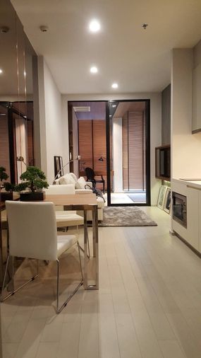 ♦ Rare unit ♦ ตึก B ชั้น 15+ | 46.28 ตร.ม. 1 ห้องนอน | คอนโดมีSkywalk เชื่อมเข้า BTS เพลินจิตและCentral Embassy