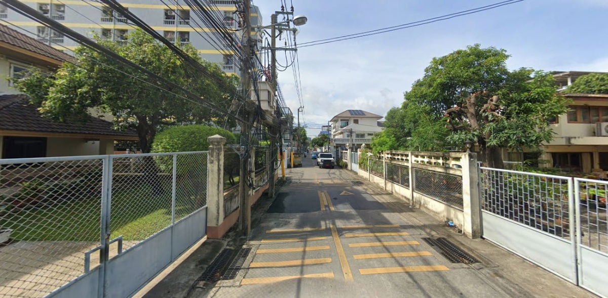 รูป ขายบ้าน ในซอยปรีดีพนมยงค์ 26 ใกล้ทางพิเศษฉลองรัช ! - รูปที่ 3/3