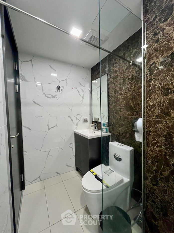picture 1-BR Condo at Arcadia Center Suites close to Phratamnak (ID 2137211) - 1/8