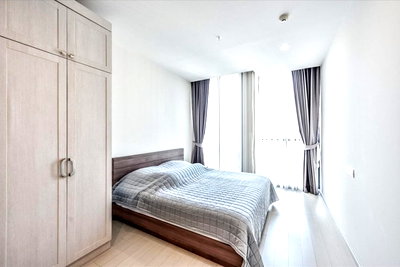 คอนโดให้เช่า :  ♦ Swimming Pool View ♦ ตึก B ชั้น 10+ | 58.00 ตร.ม., 1 ห้องนอน, 1 ห้องน้ำ | คอนโดมี Skywalk เชื่อมเข้า BTS เพลินจิต, Central Embassy