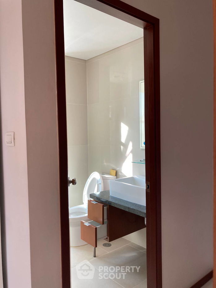 picture 1-BR Condo at Villa Sathorn near BTS Krung Thon Buri (ID 1522950) - 5/8
